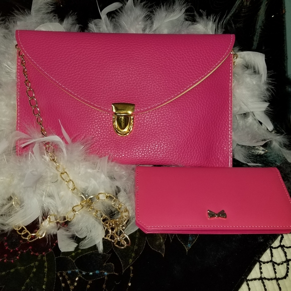 No brand Handbags - FINAL SALE‼️DONATE 09/01/2021 Pink bag and Walket